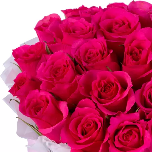 Элитный букет из 25 малиновых роз в розовой шляпной коробке