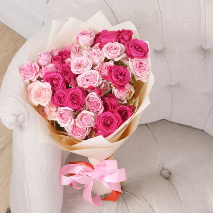 9 кустовых роз микс