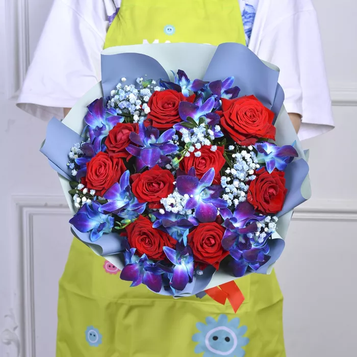 Букет из синих орхидей «Magic»