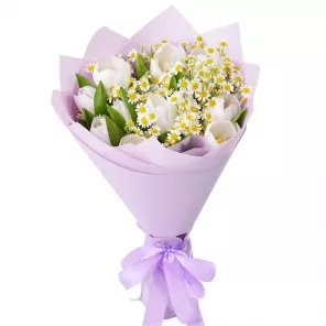 Букет с тюльпанами и танацетумом