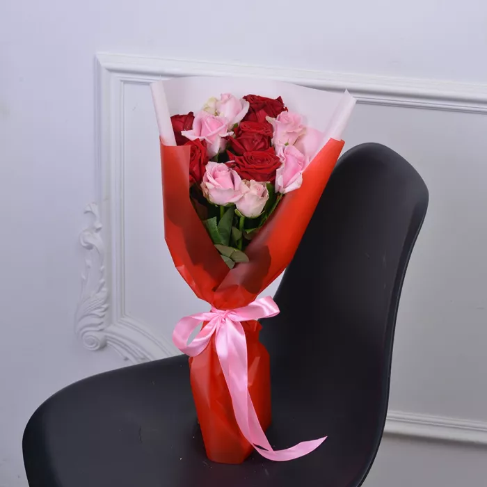 Букет из 11 разноцветных роз premium 40 см