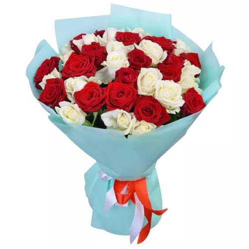 Букет из 35 красных и белых роз 40 см Букет из 35 красных и белых роз 40 см