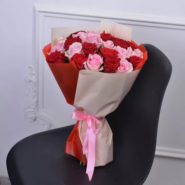 25 разноцветных роз premium 40 см