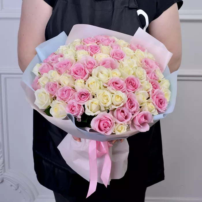 Букет из 75 разноцветных роз Premium 40 см