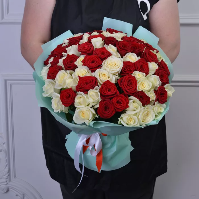 75 разноцветных роз Premium 40 см