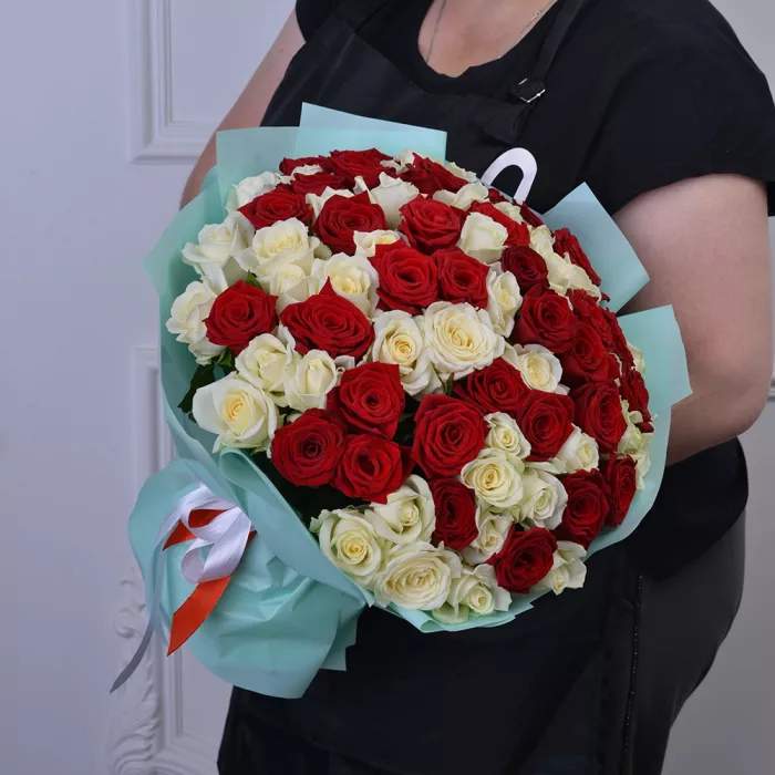 75 разноцветных роз Premium 40 см