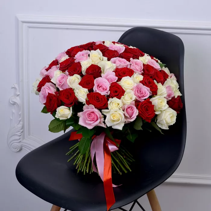 Букет из 101 разноцветных роз Premium 40 см