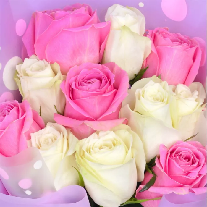 Букет из 11 разноцветных роз 40 см