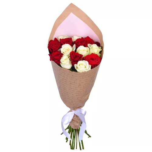 Букет из 15 красных и белых роз 60 см