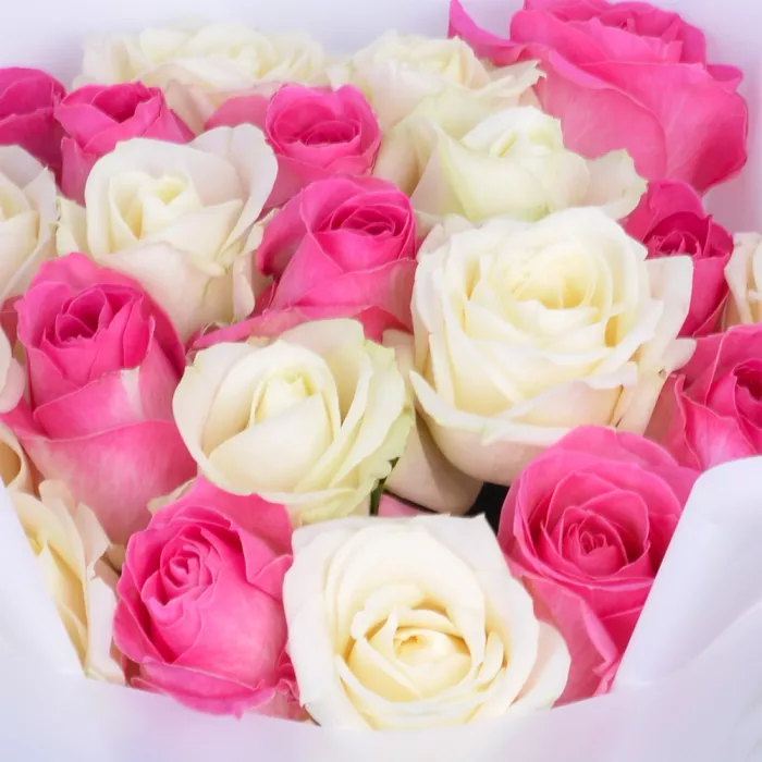 Букет из 21 разноцветной розы Premium 50 см