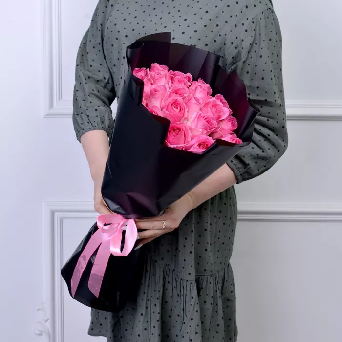 Букет из 21 розовой розы Premium 50 см