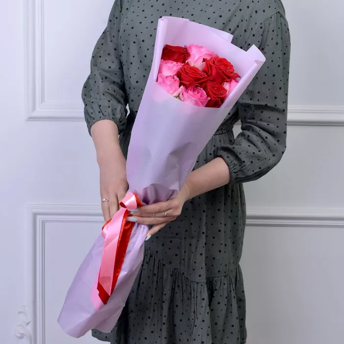 Букет из 9 разноцветных роз Premium 50 см