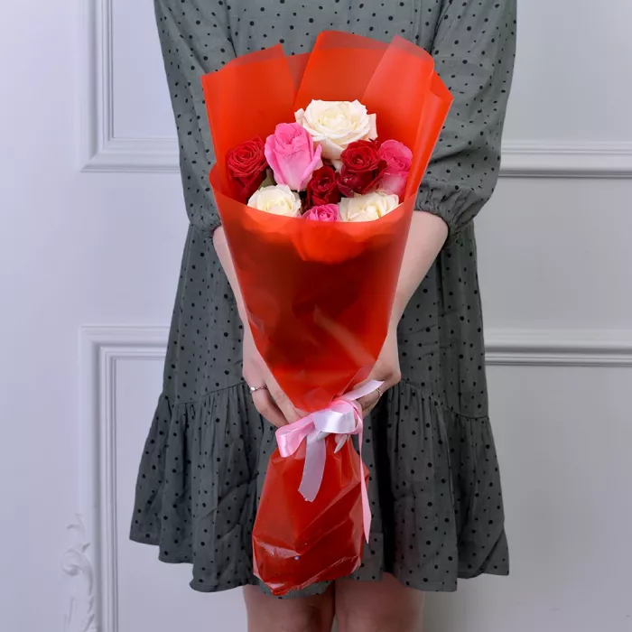 9 разноцветных роз Premium 50 см