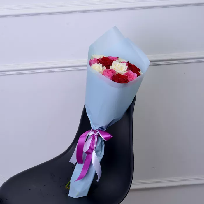 15 разноцветных роз Premium 50 см