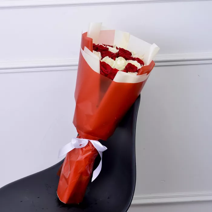 21 разноцветная роза Premium 50 см в пленке