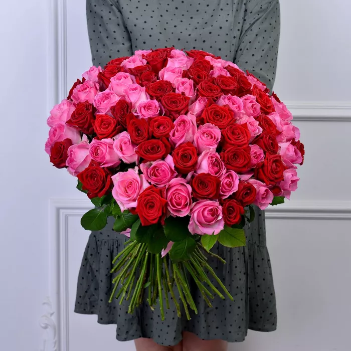 Букет из 75 разноцветных роз Premium 60 см