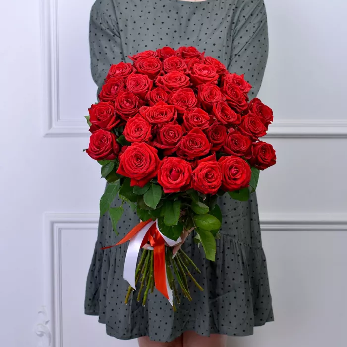35 красных роз Premium 60 см