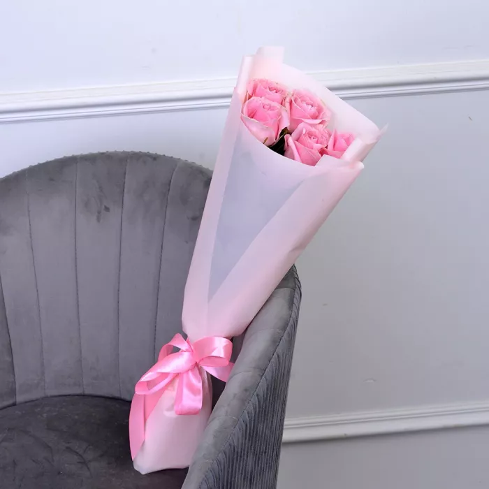 Букет из 5 розовых роз 50 см