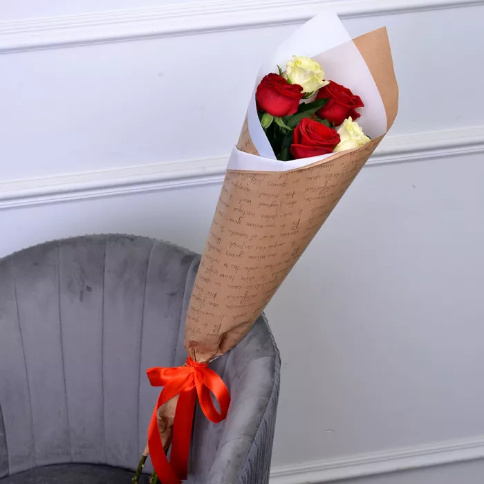 Букет из 5 роз микс 50 см