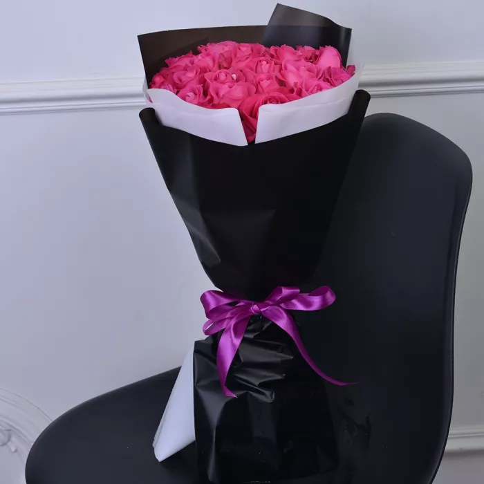 21 малиновая роза 50 см