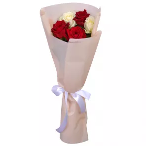 5 разноцветных роз 60 см