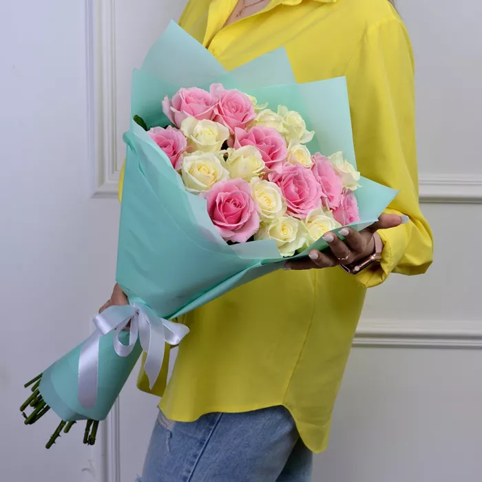 Букет из 19 роз микс 60 см