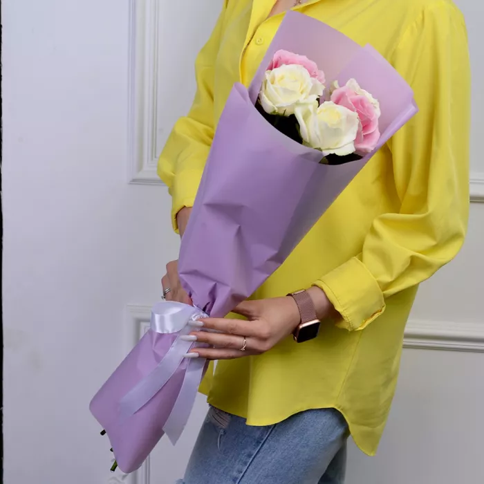 5 разноцветных роз 40 см