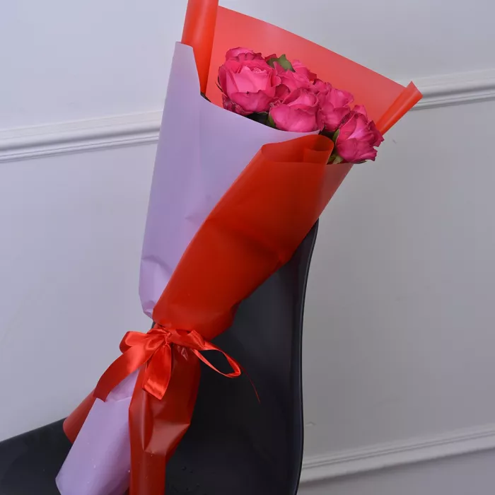 9 малиновых роз 60 см