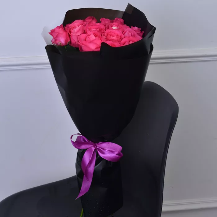 Букет из 15 малиновых роз 60 см