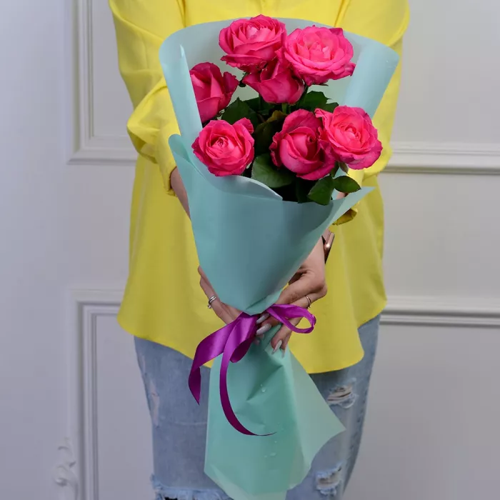 Букет из 7 малиновых роз 50 см