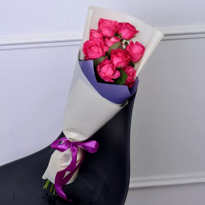 Букет из 9 малиновых роз 50 см