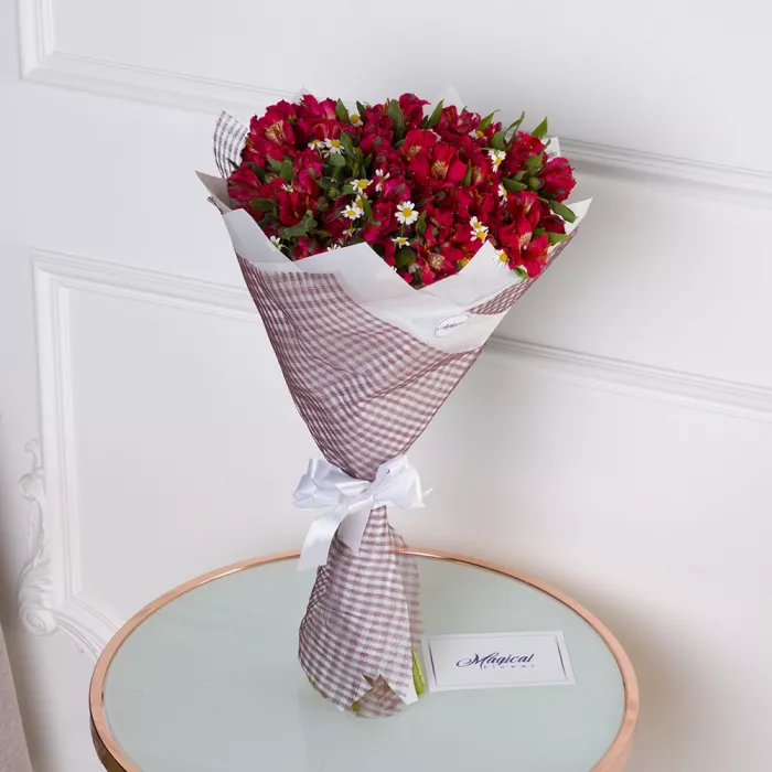 Букет из 15 альстромерии и танацетума