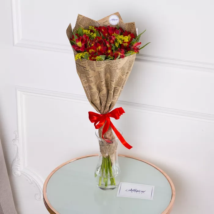 7 красных альстромерий