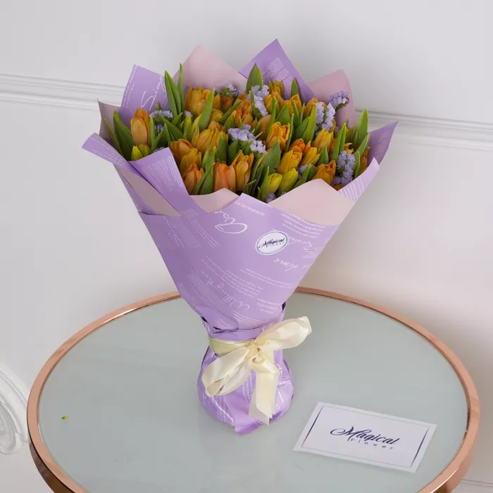 Букет из 51 оранжевого тюльпана