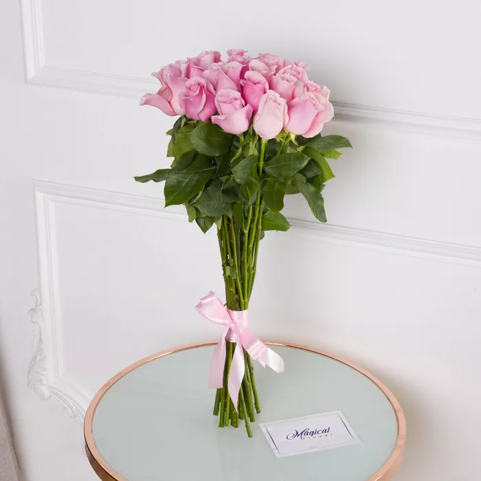 19 розовых роз Эквадор 70 см