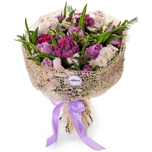 Букет из гвоздик, тюльпанов и питоспорума