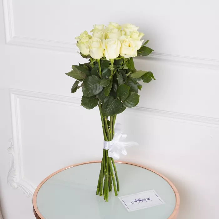Букет из 11 белых роз Эквадор 70 см