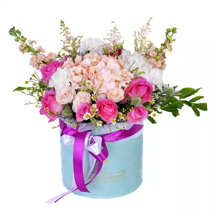 Букет из матиол, роз и альстибы