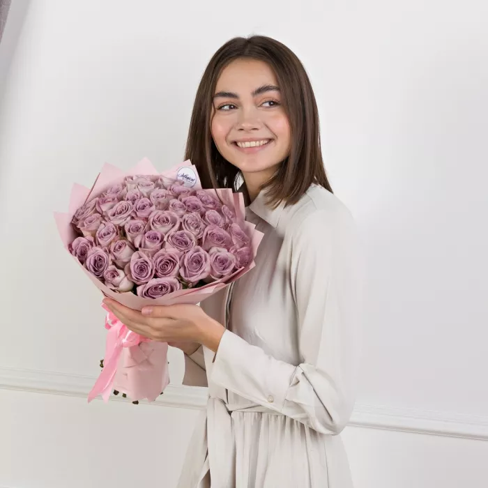 Букет из 35 сиреневых роз