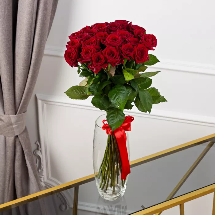 25 красных роз 60 см