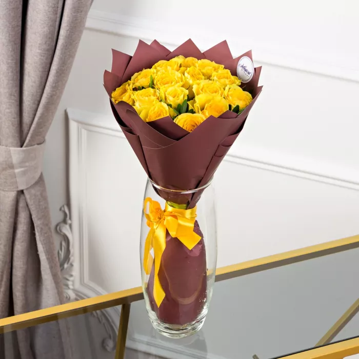 Букет из 15 желтых роз