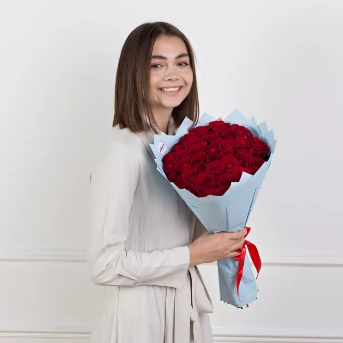Букет из 35 красных роз 50 см