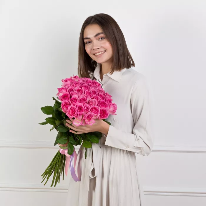 Букет из 19 розовых роз 60 см