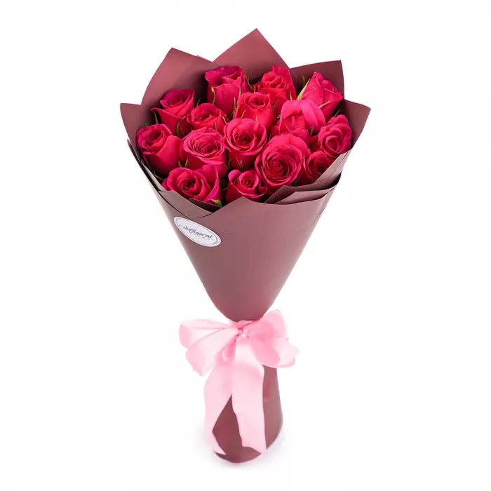 Букет из 15 малиновых роз