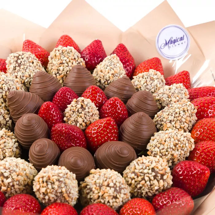 Букет из клубники (Миндаль размер L)