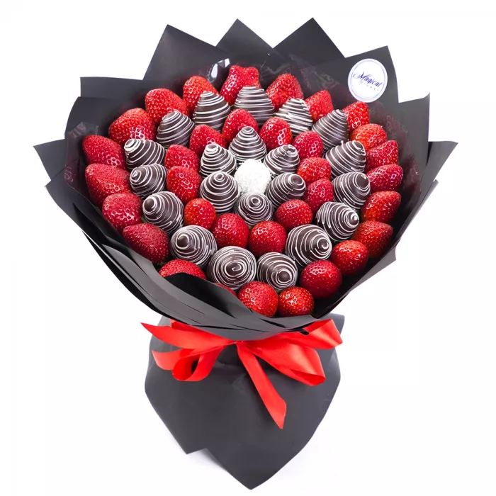 Букет из клубники (Леди в чёрном размер L)