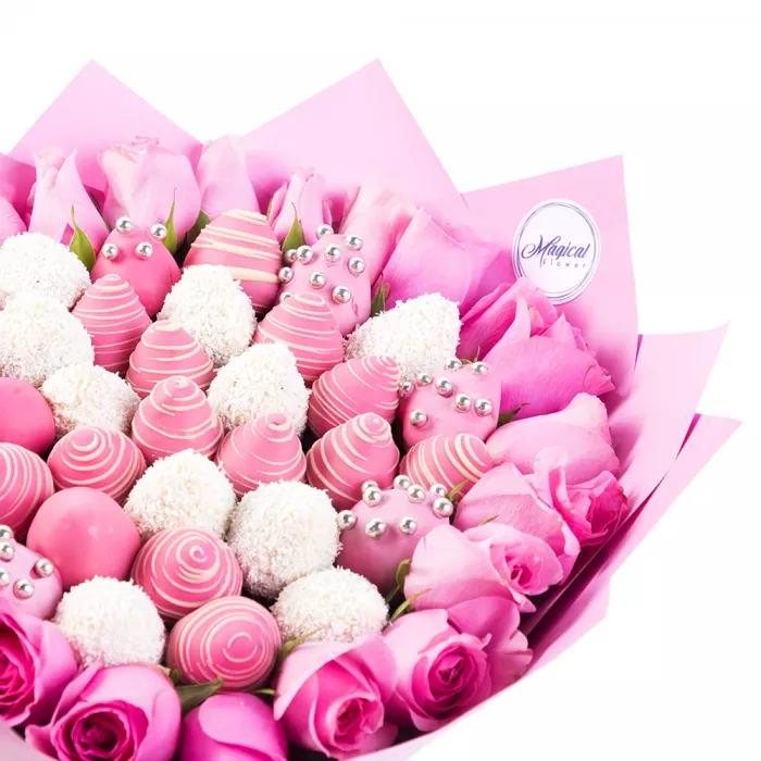 Букет из клубники (Розовое облако размер М) Букет из клубники (Розовое облако размер М)