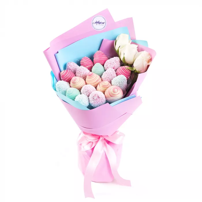 Букет из клубники (Полярное сияние размер S) Букет из клубники (Полярное сияние размер S)