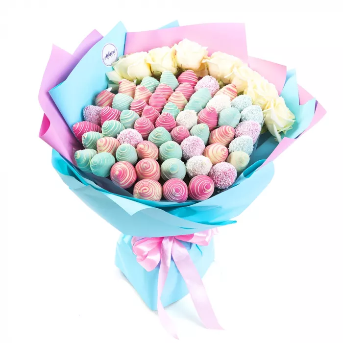 Букет из клубники (Полярное сияние размер L) Букет из клубники (Полярное сияние размер L)