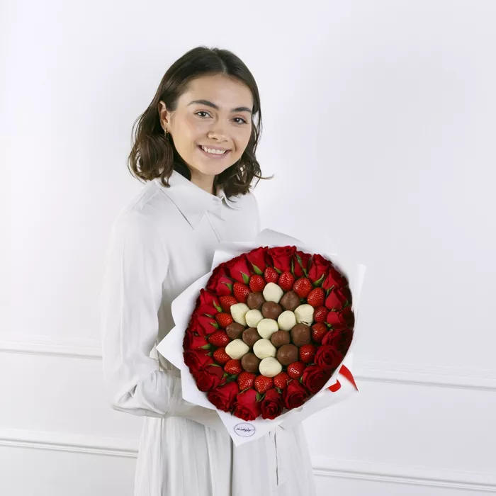 Букет из клубники (Салют размер М) Букет из клубники (Салют размер М)